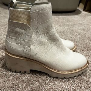 Dolce-vita Cream croc-embossed booties